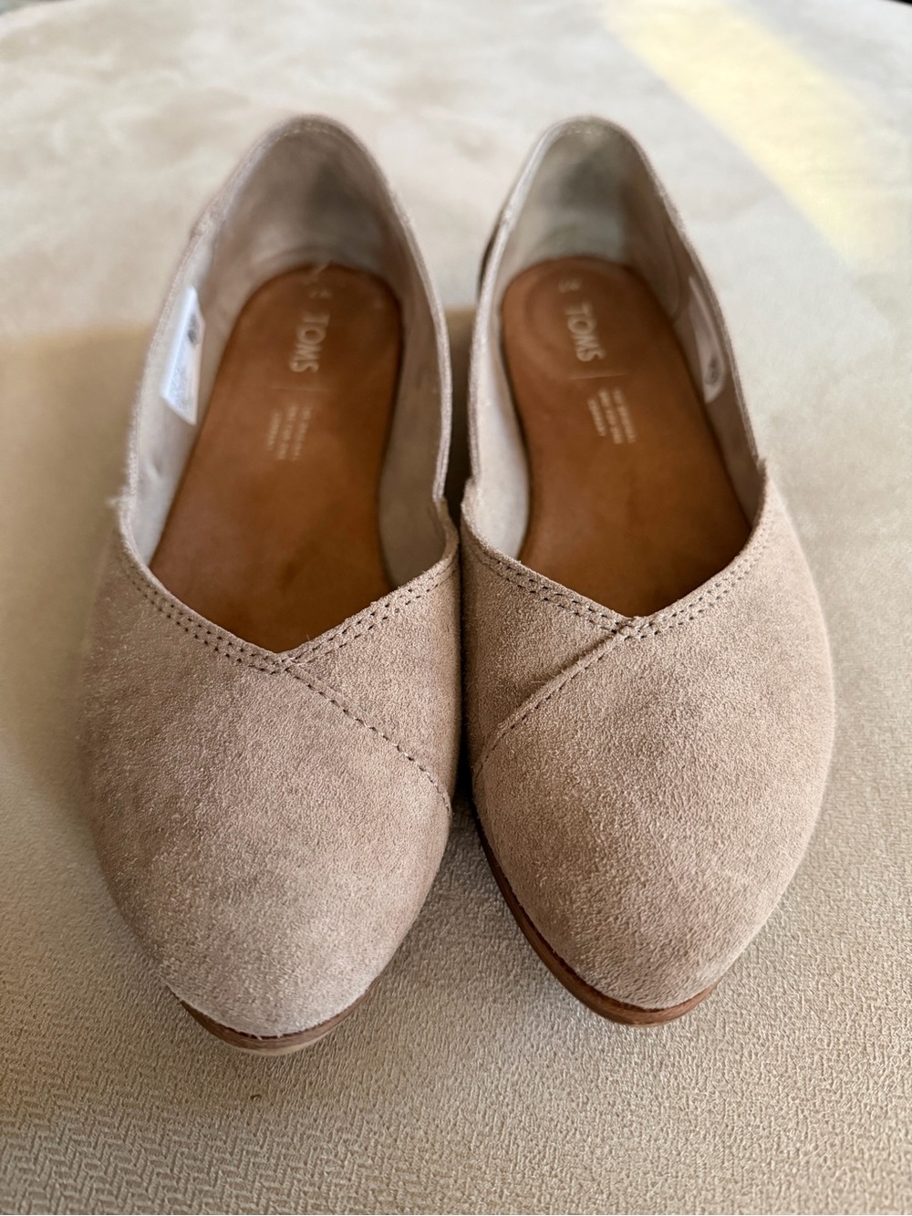 Toms Women's Light Beige Suede Slip-On Flats